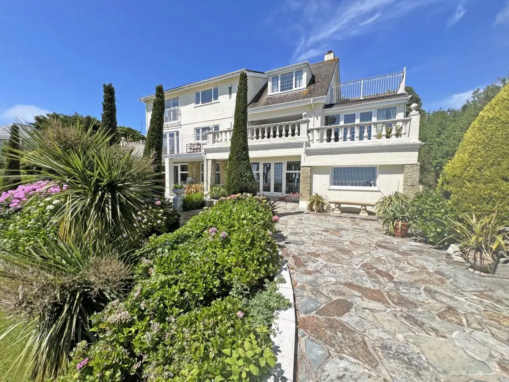 Carlyon Bay